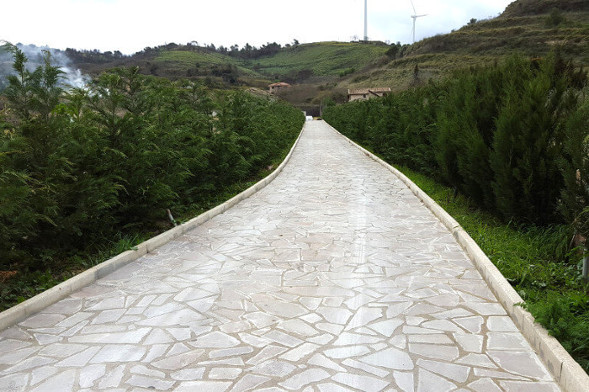 lava-stone-mosaic-pavement-2
