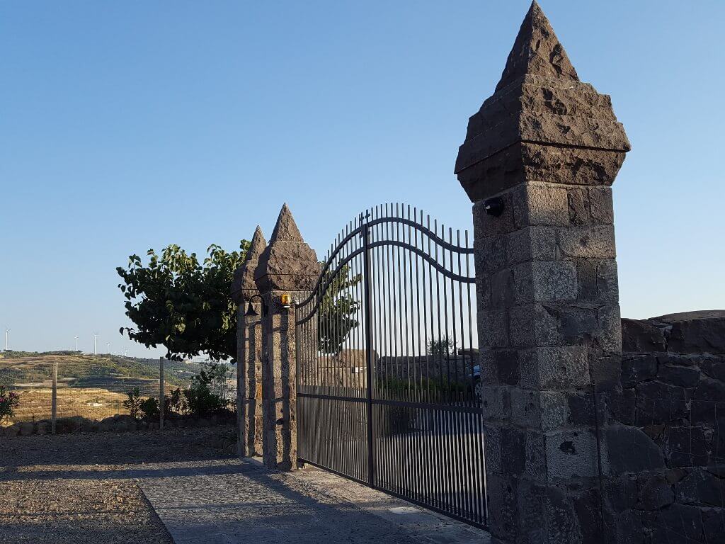 mansion-lava-stone-cladding-2 detail #1