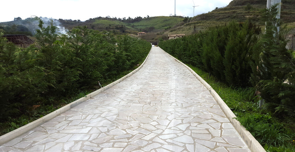 lava-stone-mosaic-pavement-2